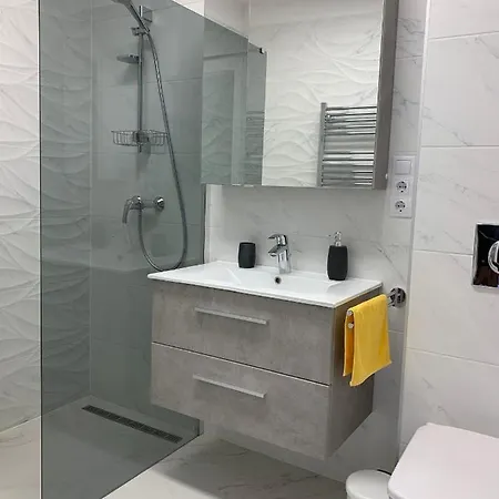 아파트 Naplemente 블로톤퓌레드