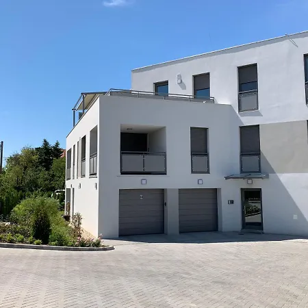 Naplemente 아파트 블로톤퓌레드